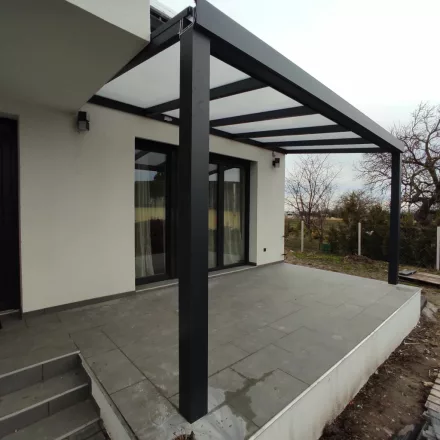 Pergola Homlokzatra Polikarbonát fedéssel 400x300 cm